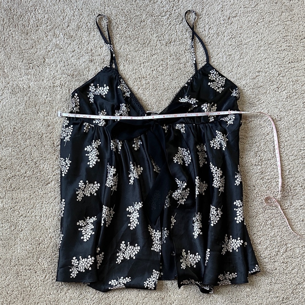 VICTORIA’S SECRET Open Chemise